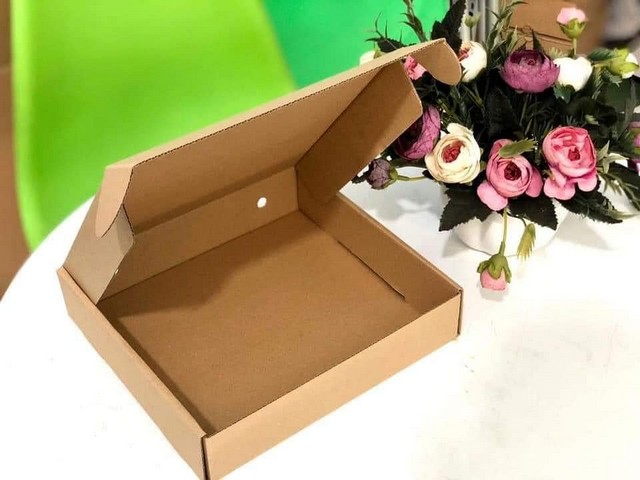 giấy carton được sử dụng phổ biến trong in hộp đựng giày